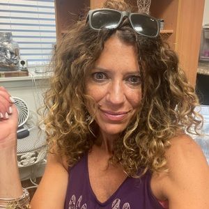 Meet your posher Melony